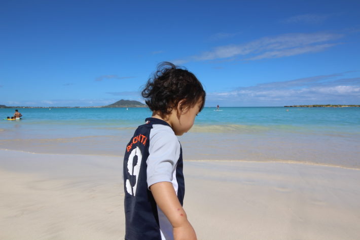 ハワイ　ラニカイビーチ　赤ちゃん　子連れ　家族旅行　水遊び　海遊び　ビーチ